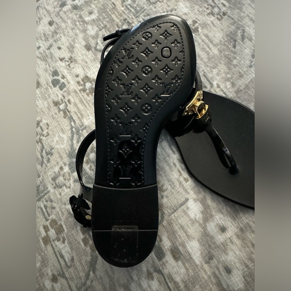 Authentic Louis Vuitton jelly sandals - Picture 5 of 6